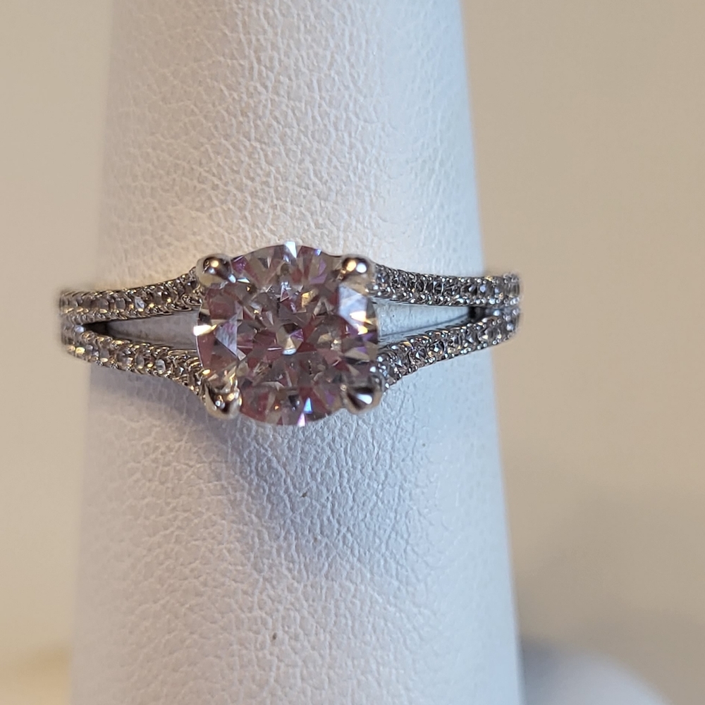 Naledi Sterling Silver Round CZ Split Shank Ring